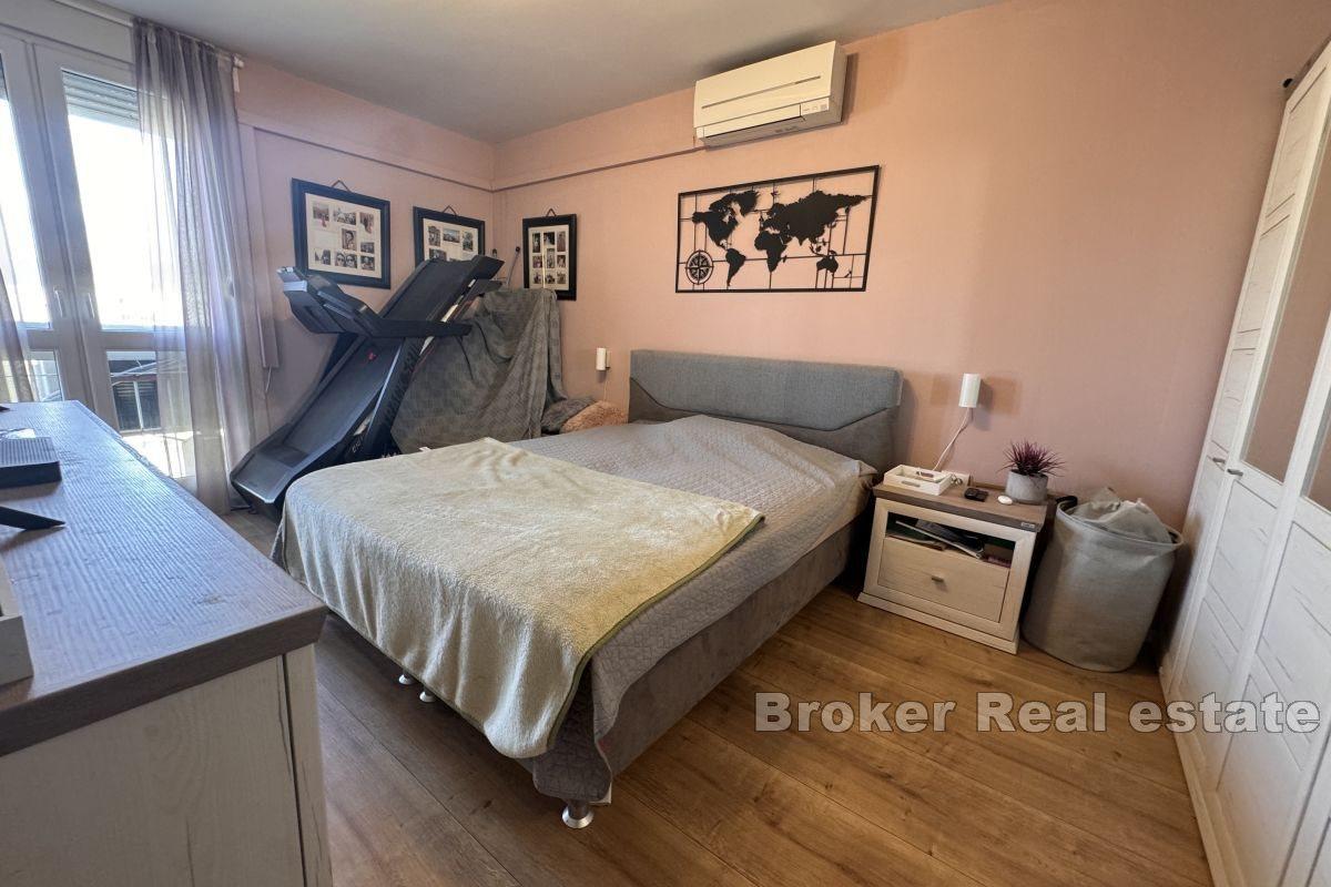 Komfortowy apartament z dwiema sypialniami w doskonałej lokalizacji