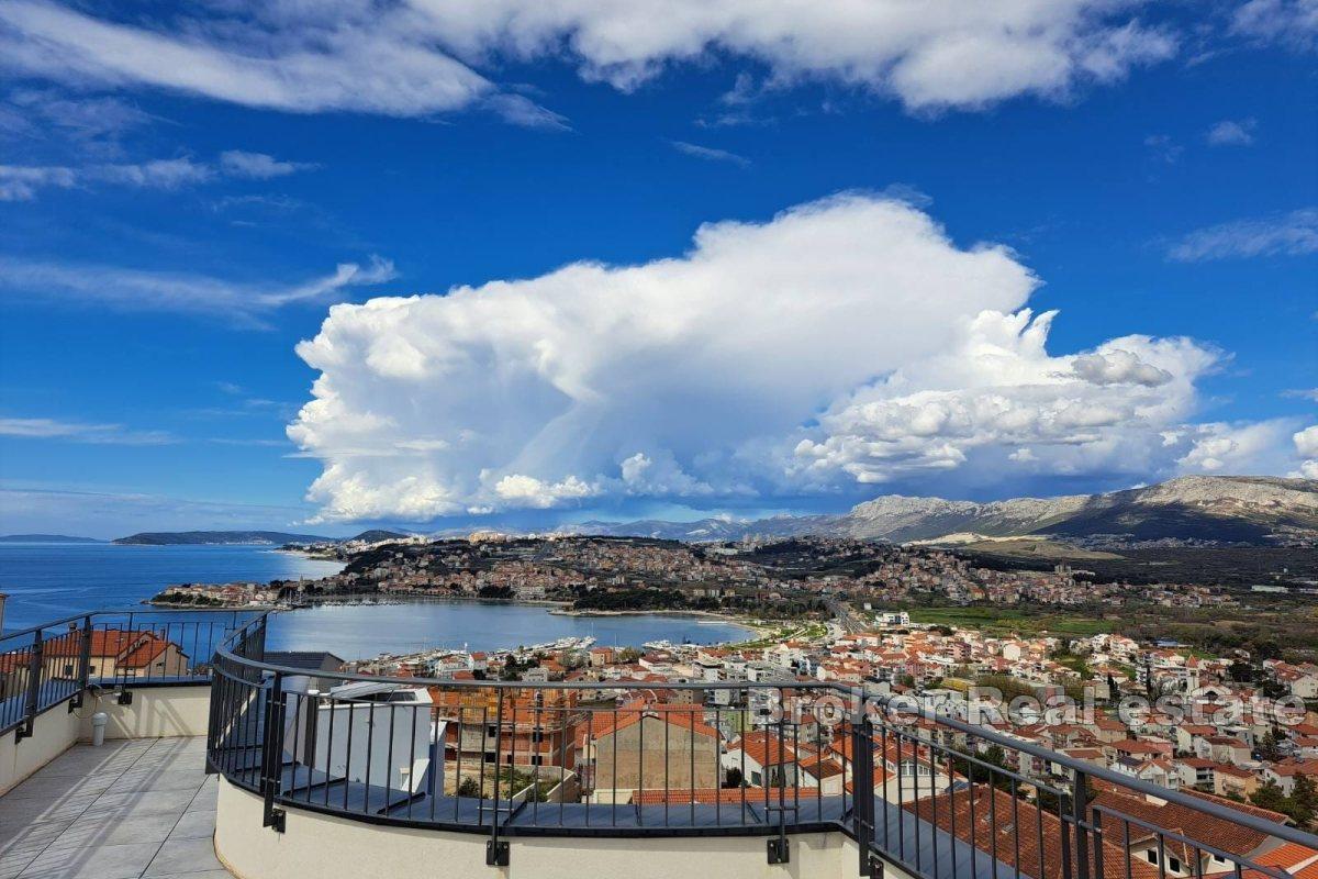Two-bedroom apartment with sea view, Strožanac