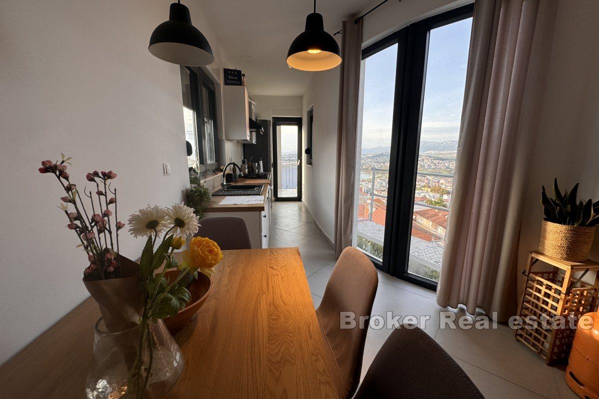 Two-bedroom apartment with sea view, Strožanac