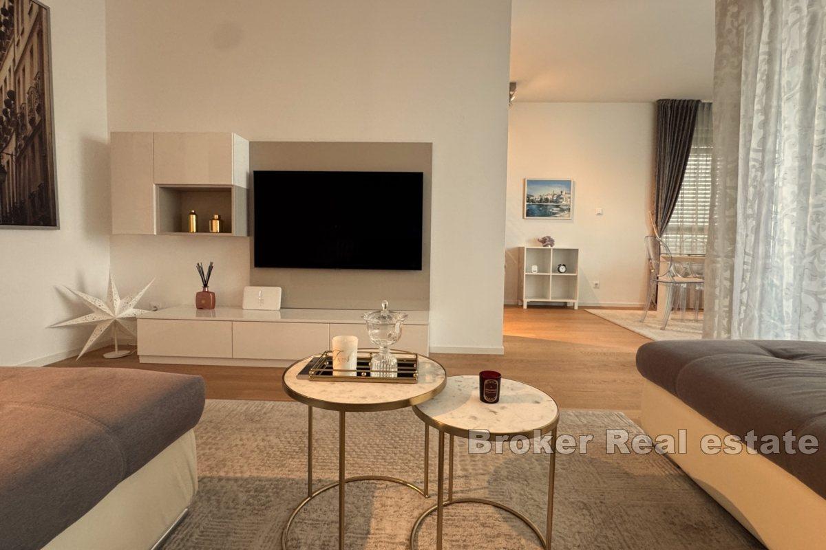 Fully furnished three-bedroom apartment