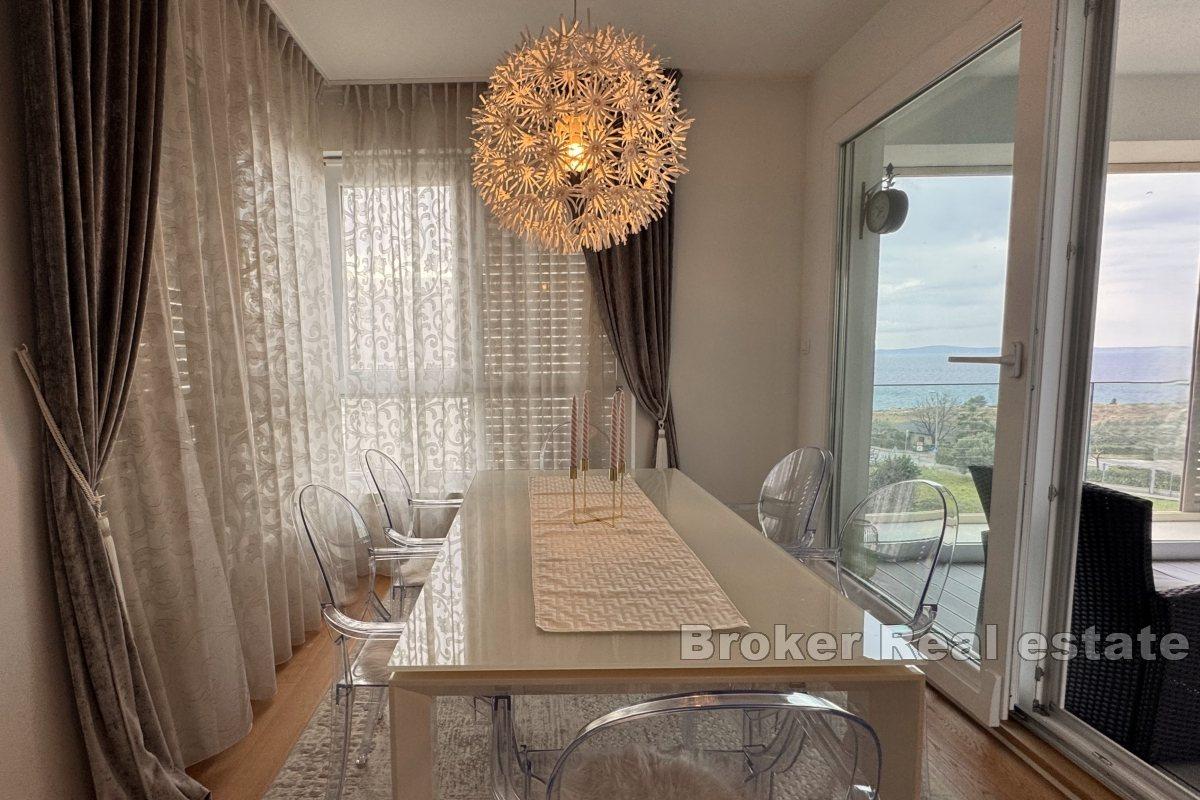 Fully furnished three-bedroom apartment