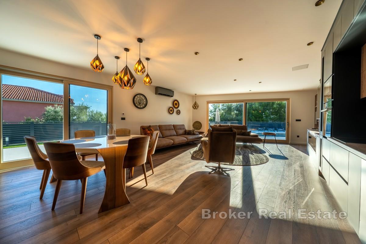 Nybygd attraktiv villa beliggende i rolige omgivelser, nær Split