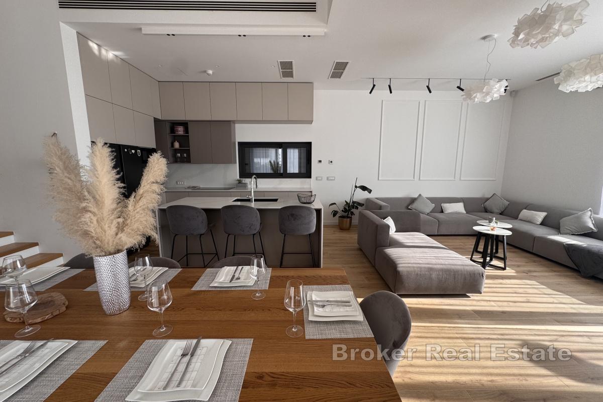 Wyjątkowa nowo wybudowana willa z pięknym widokiem na morze i wyspy