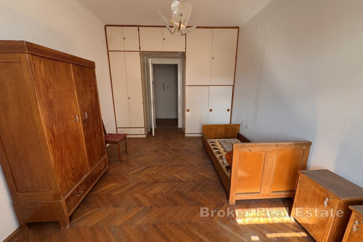 Pięciopokojowe mieszkanie/lokal biurowy do wynajęcia