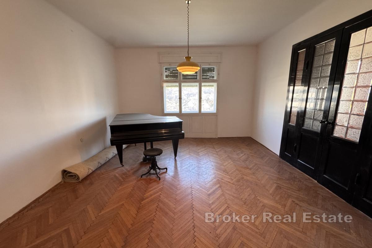 Peterosobni stan/poslovni prostor za najam