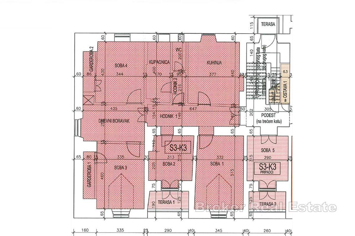 Čtyřpokojový apartmán v centru Splitu