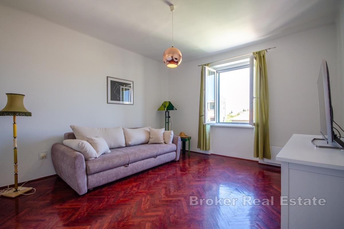 Urocze dwupokojowe mieszkanie do wynajęcia w centrum miasta