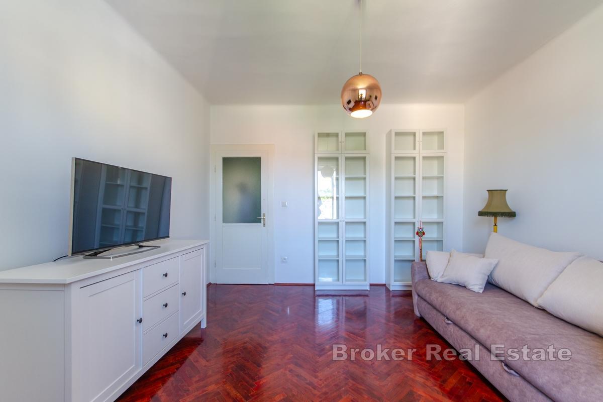 Urocze dwupokojowe mieszkanie do wynajęcia w centrum miasta