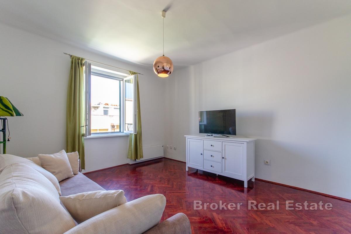 Urocze dwupokojowe mieszkanie do wynajęcia w centrum miasta