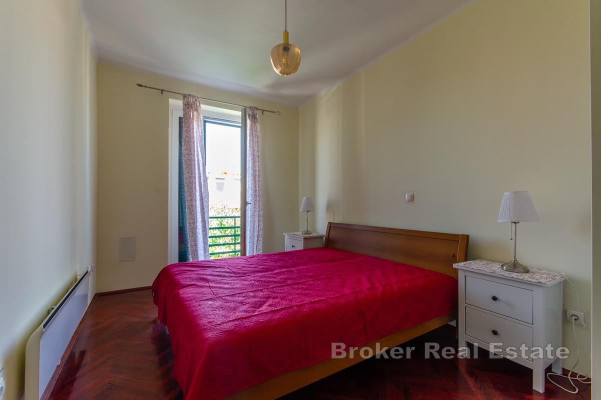 Urocze dwupokojowe mieszkanie do wynajęcia w centrum miasta