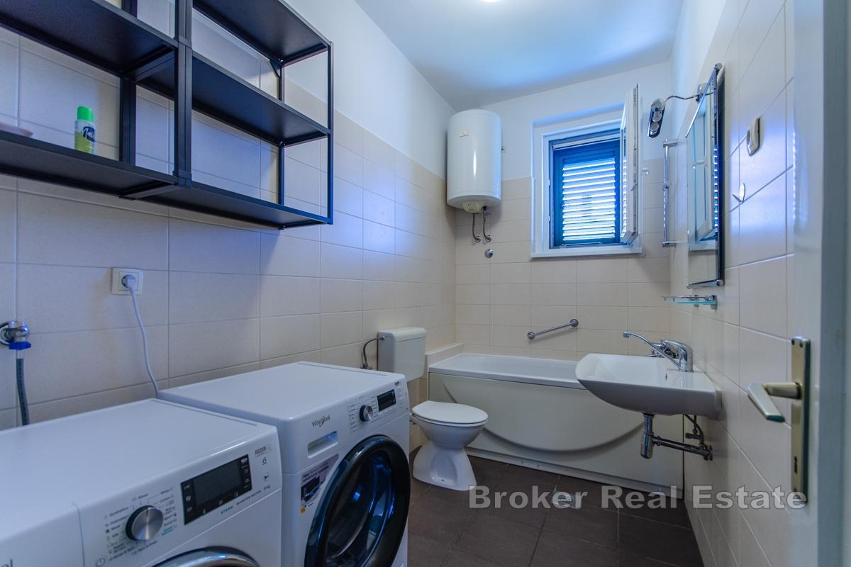 Urocze dwupokojowe mieszkanie do wynajęcia w centrum miasta