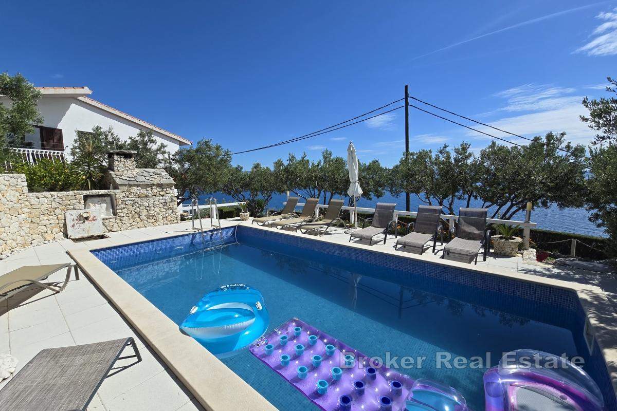 Просторный дом с видом на море и острова