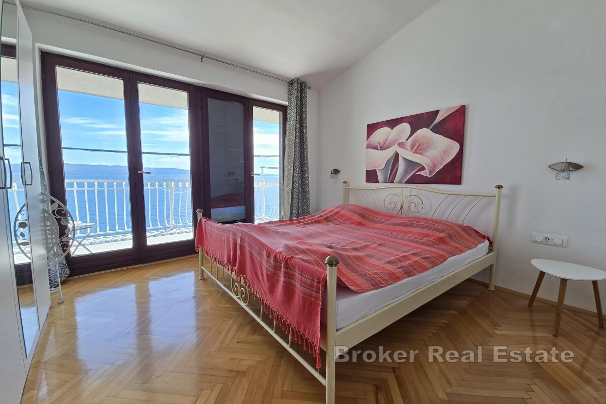 Prostorný dům s výhledem na moře a ostrovy