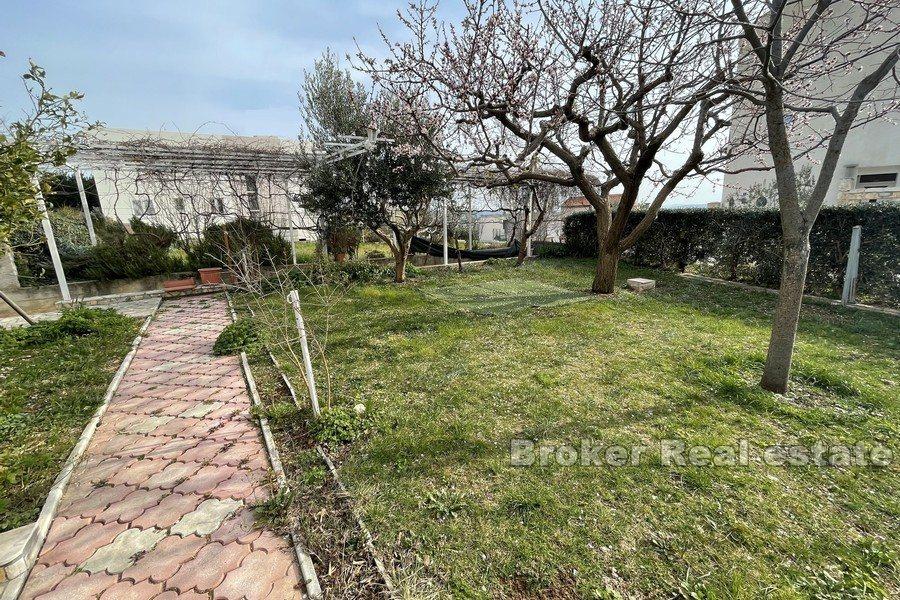 Kastela - Dom w spokojnej okolicy z widokiem na morze