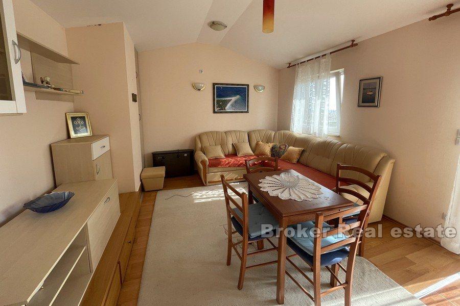 Kastela - Dom w spokojnej okolicy z widokiem na morze