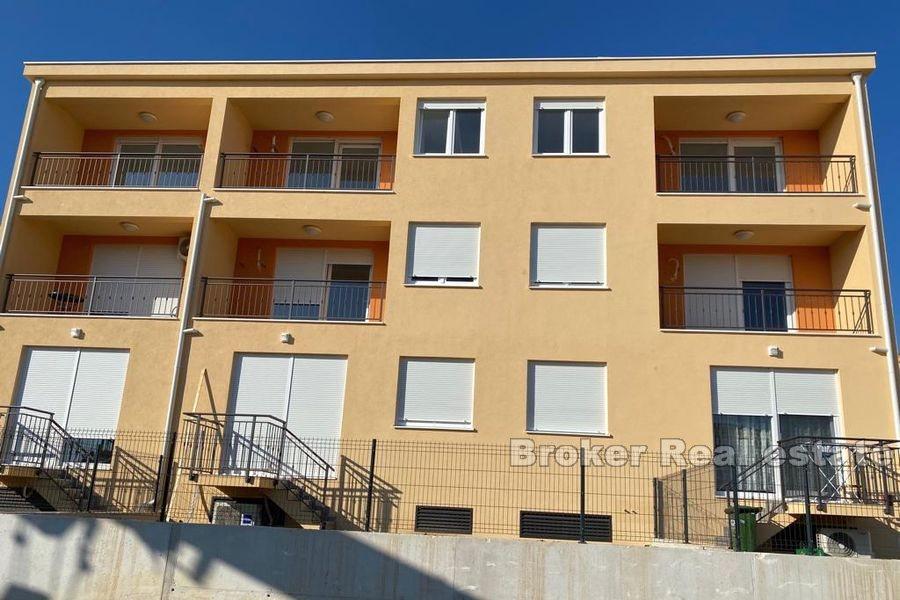 Kastela - Trzypokojowe, dwupoziomowe mieszkanie w spokojnej okolicy
