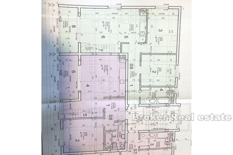 Kaštela - Třípokojový dvoupatrový byt v klidné oblasti
