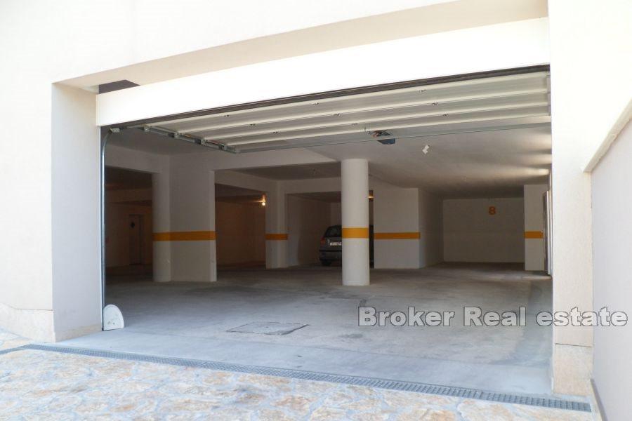 Near Split - Strožanac, apartment with pool and sea view