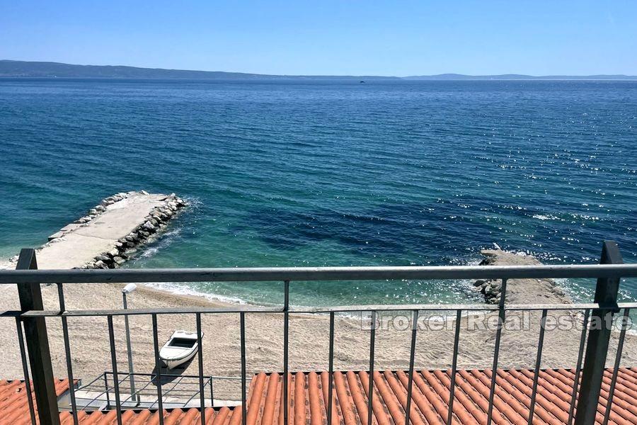 Obszar Split - Kaskadowy dom w pierwszym rzędzie do morza