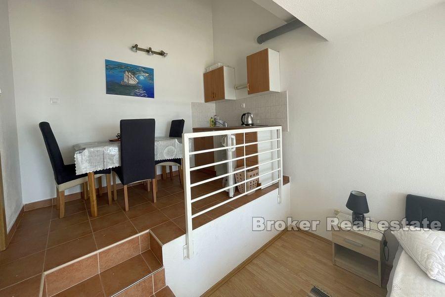 Split area - Cascading house in first row to the sea