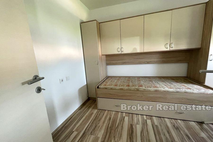 Kastela - Nowo wyremontowany apartament z czterema sypialniami