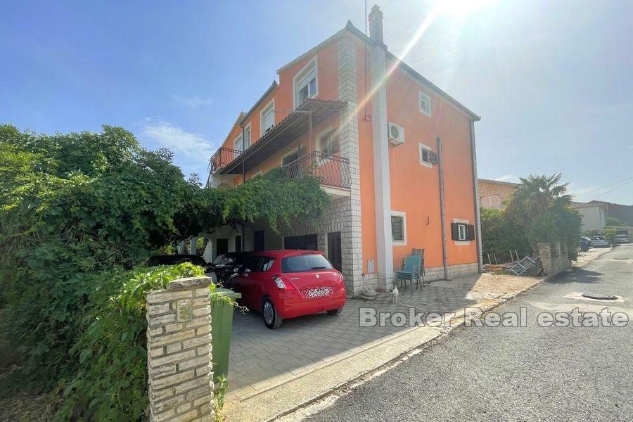 Kastela - Detached apartment house