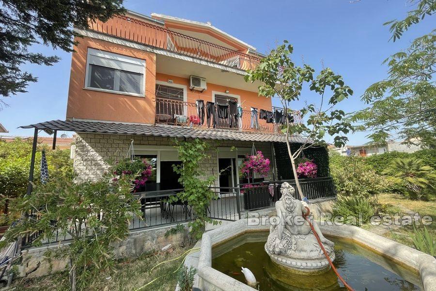 Kastela - Detached apartment house