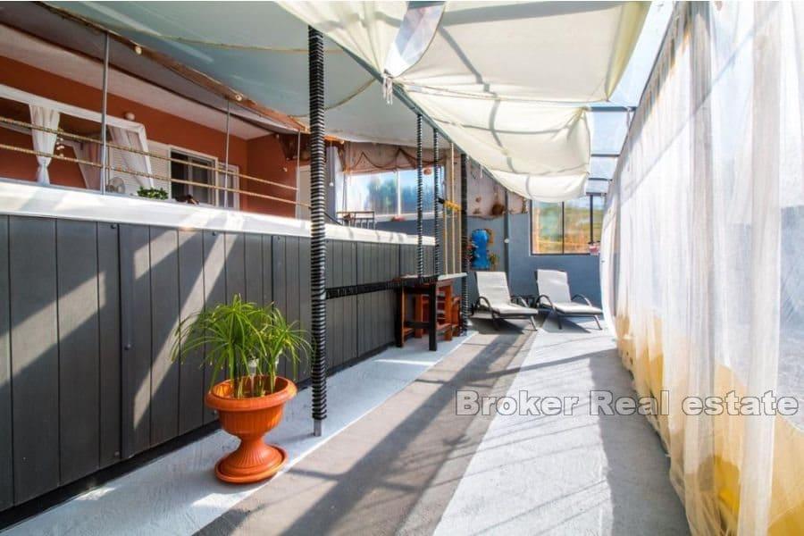 Kastela - Apartment house with sea view