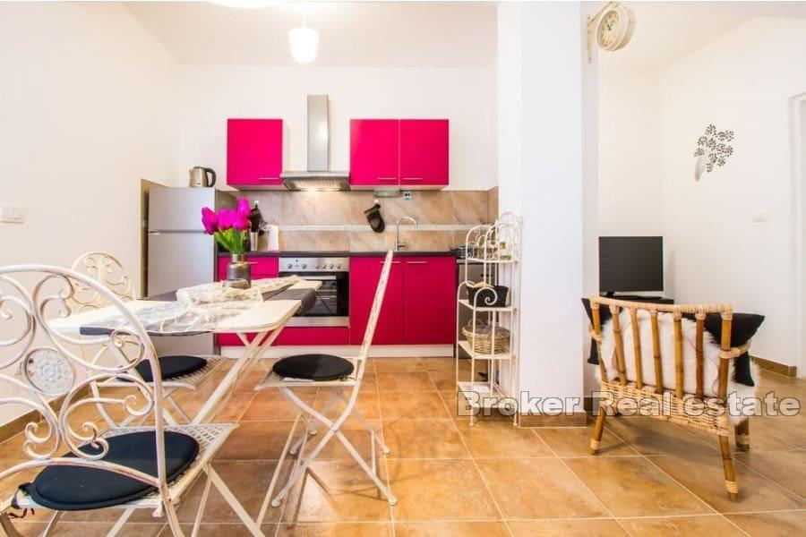 Kastela - Apartment house with sea view