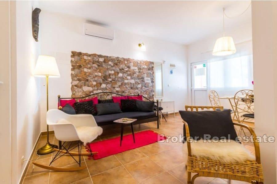 Kastela - Apartment house with sea view