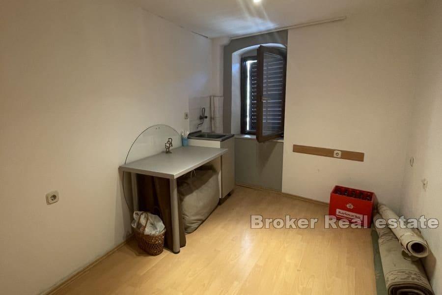 Сплит - Каменный дом в центре