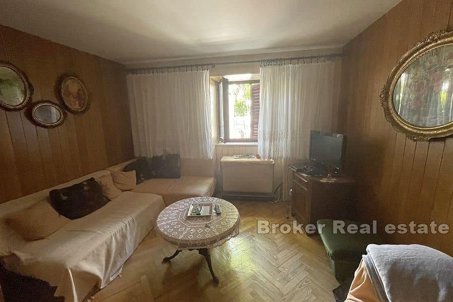 Сплит - Каменный дом в центре