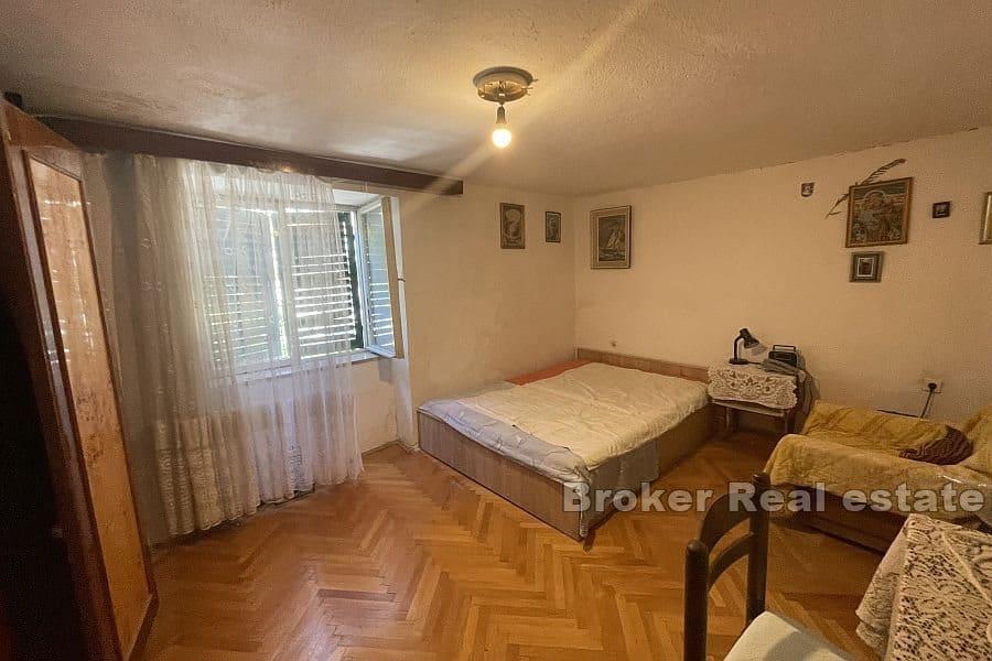 Сплит - Каменный дом в центре