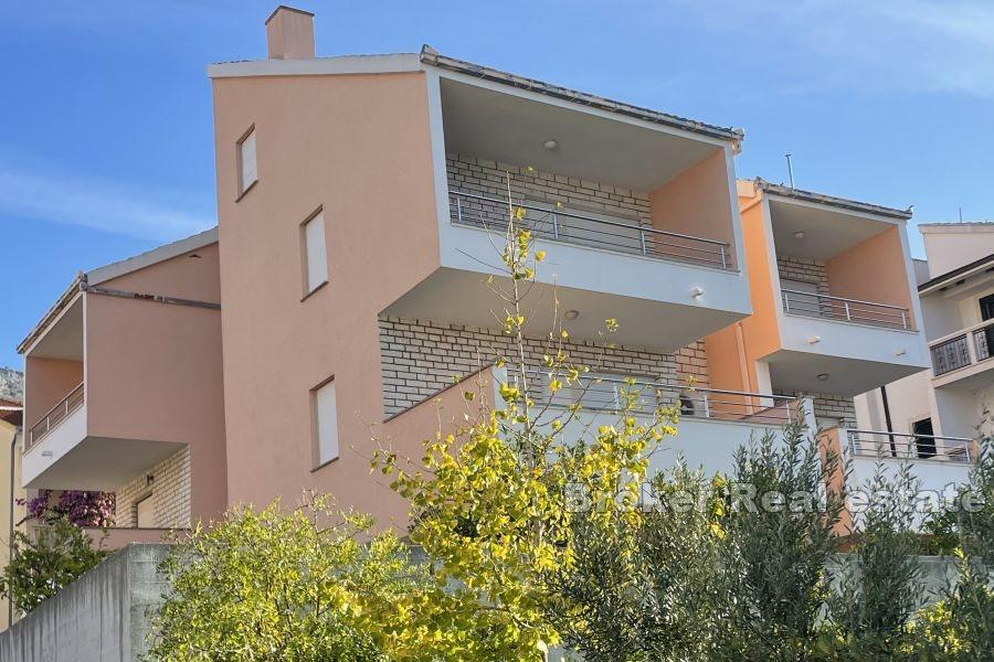 Blízko Splitu - Apartmánový dom s výhľadom na more