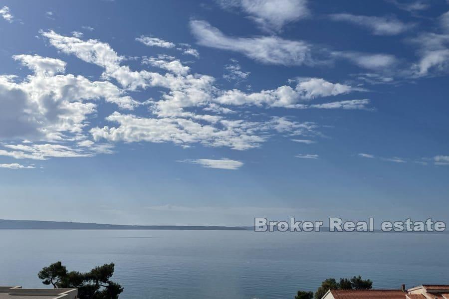 Near Split - Apartment house with sea view