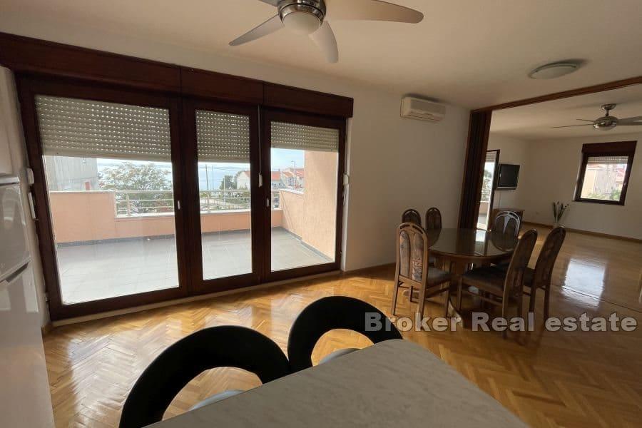 Near Split - Apartment house with sea view