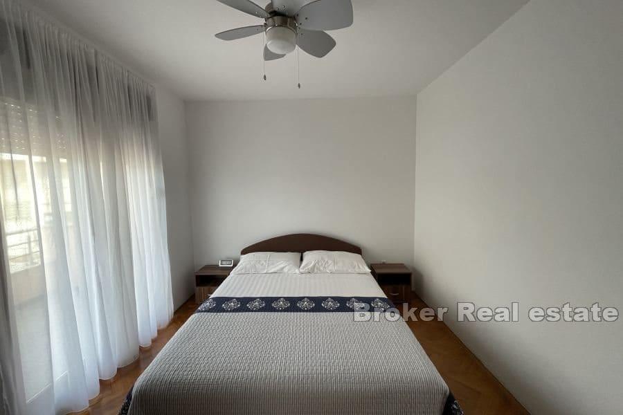 Near Split - Apartment house with sea view