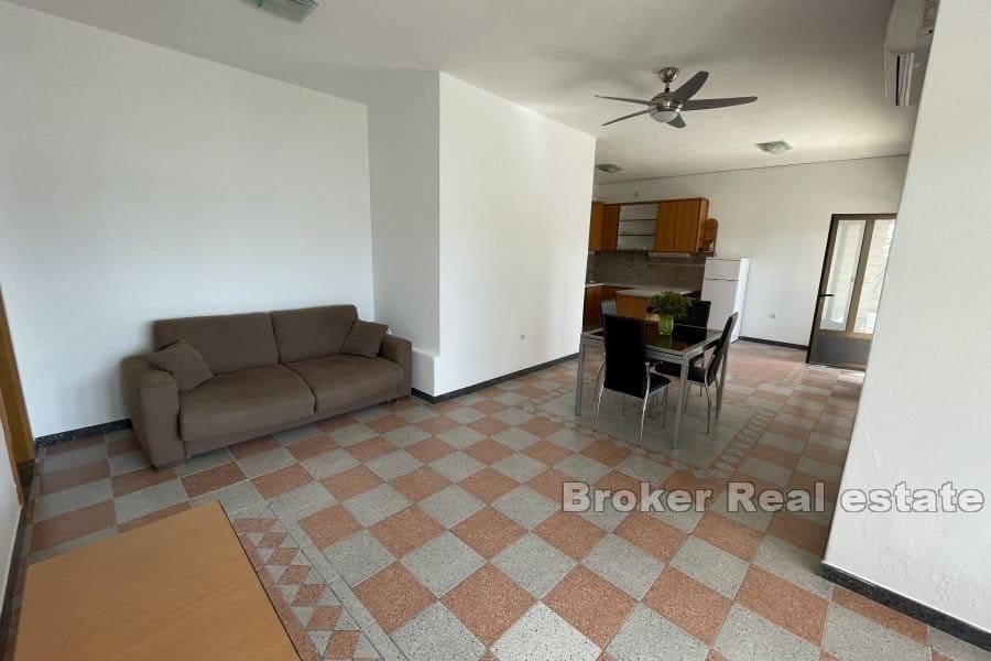 Near Split - Apartment house with sea view