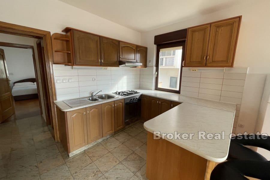 Near Split - Apartment house with sea view