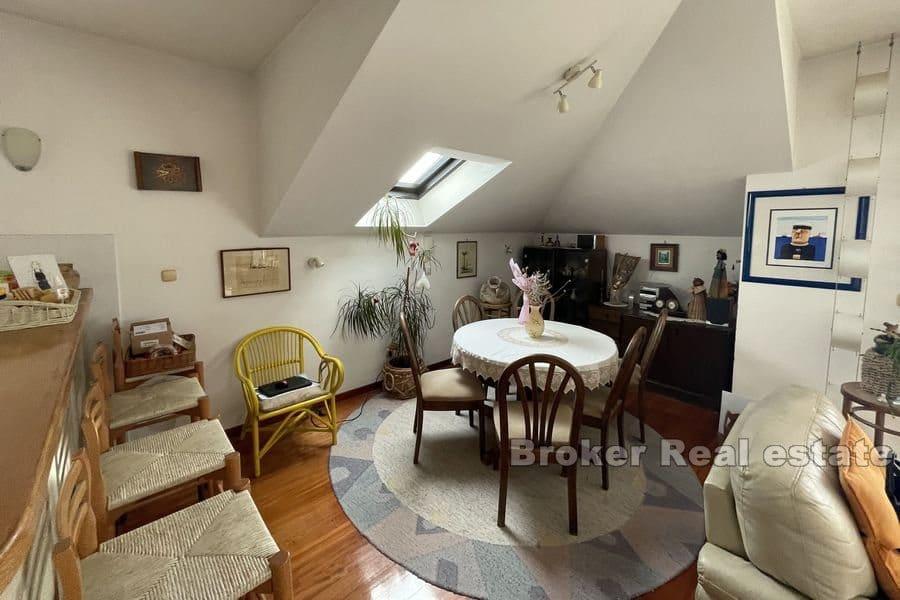 Split - Meje, spacious, three-room apartment with sea view