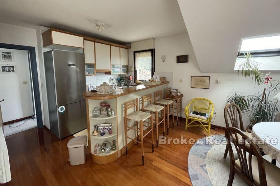 Split - Meje, spacious, three-room apartment with sea view