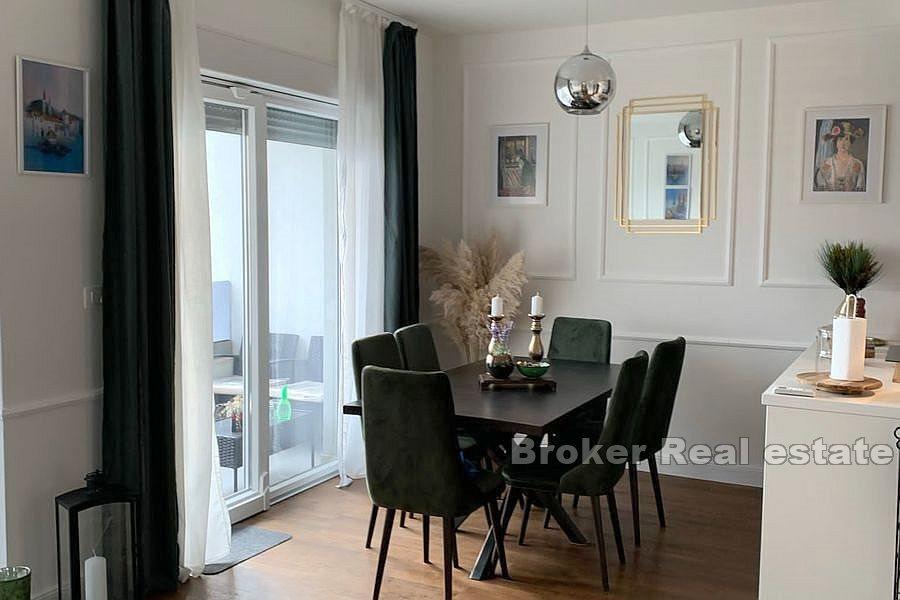 Près de Split - Appartement de trois chambres avec vue sur la mer