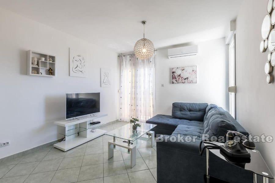 Split - Mertojak, Dvoupokojový moderně zařízený apartmán