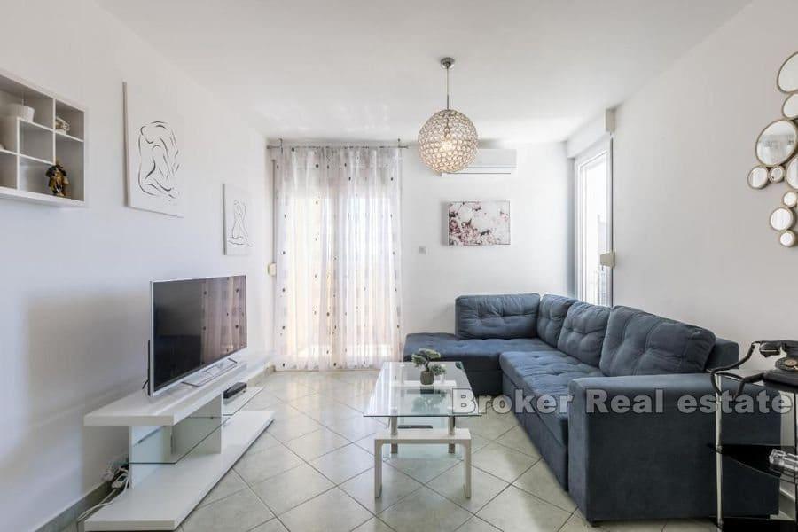 Split - Mertojak, Dvoupokojový moderně zařízený apartmán