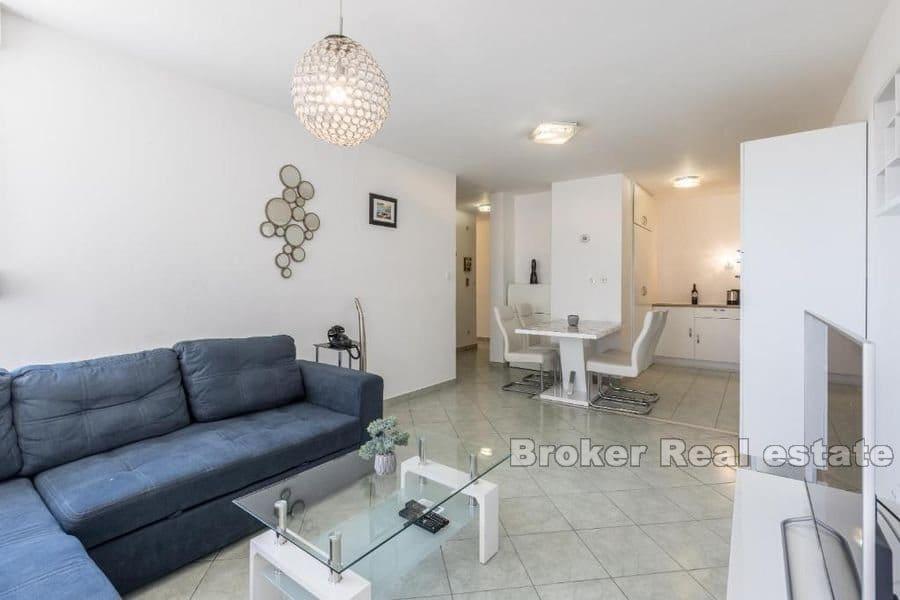 Split - Mertojak, Dvoupokojový moderně zařízený apartmán