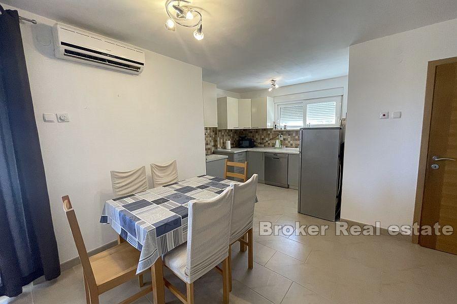 Kaštela - Piękny apartament nad morzem