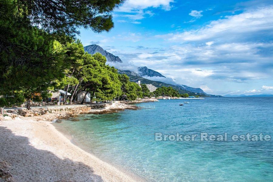 Makarska - Luksusowy apartament z dwiema sypialniami, w pierwszym rzędzie nad morzem