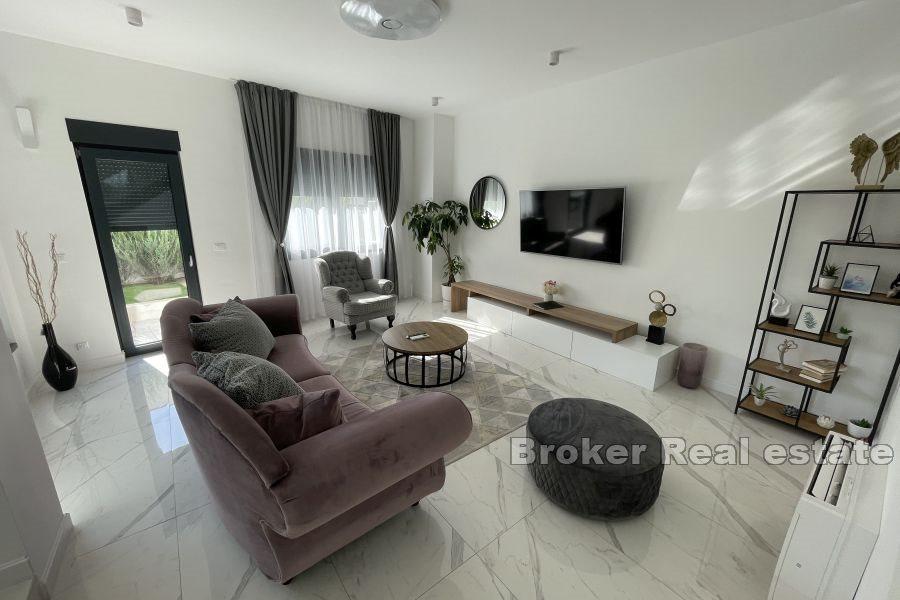 Zona di Spalato - Bella villa moderna con piscina