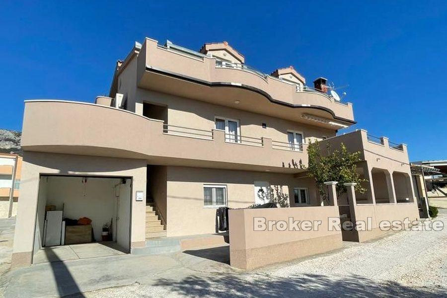 Kastela - Nowoczesna kamienica