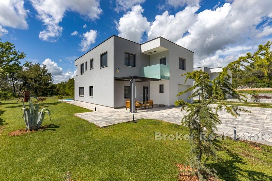Near Sibenik - Modern house with pool
